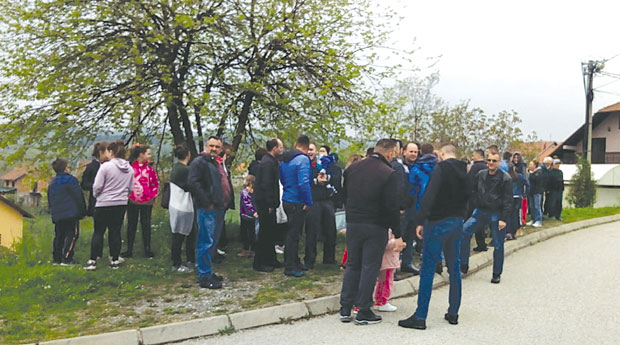 Ваљево: Неће комшију који их зрачи